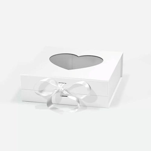 Pudełko Magnetyczne Białe Serce Z Wstążką Z Okienkiem 235x235x80mm(zew