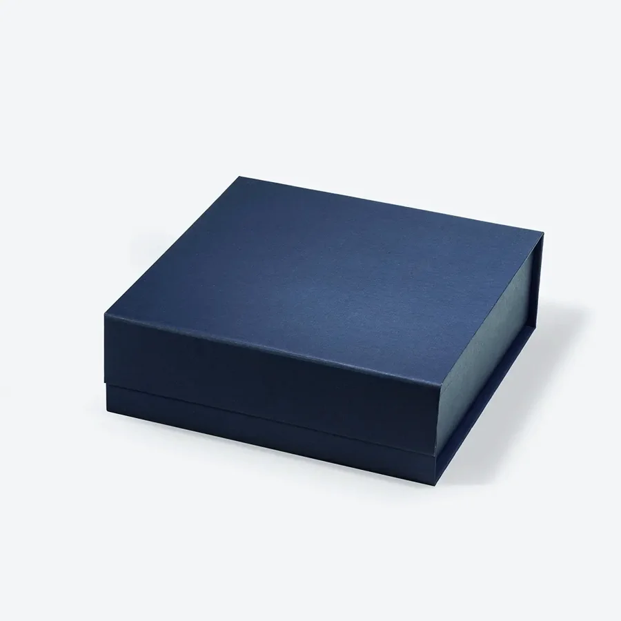 Pudełko magnetyczne granatowe A6 175x175x60 mm na prezent premium