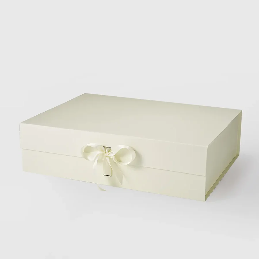 Pudełko Magnetyczne Prezentowe 440x320x120mm Ivory Ze Wstążką Ozdobne