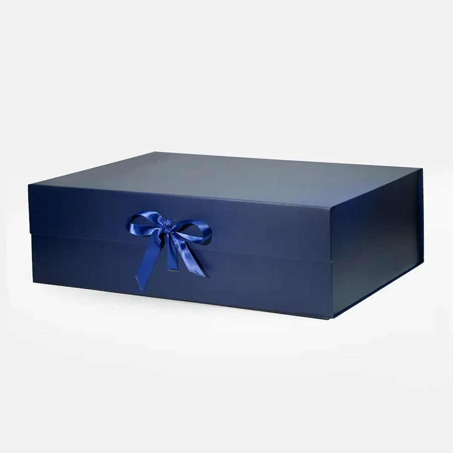 Pudełko magnetyczne prezentowe 700x500x200mm granatowe XXXL ze wstążką