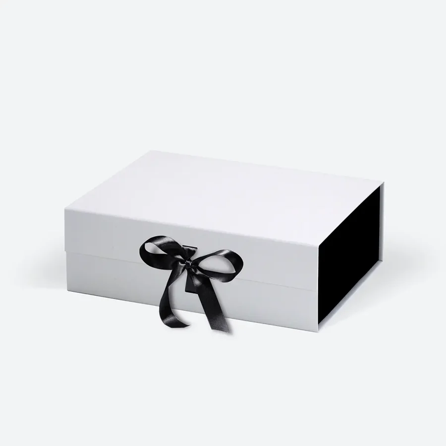 Pudełko Magnetyczne Biało-Czarne Z Wstążką 330x255x115mm Prezentowe