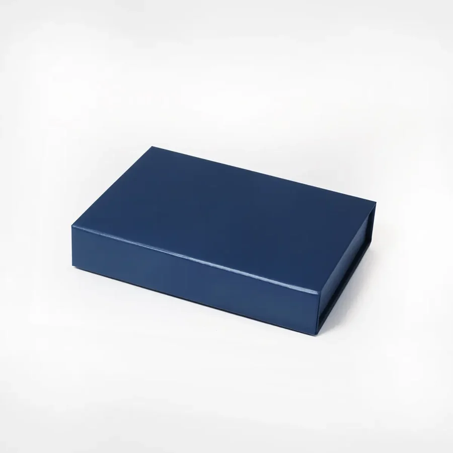 Płaskie pudełko magnetyczne granatowe 120x90x25 mm na prezent