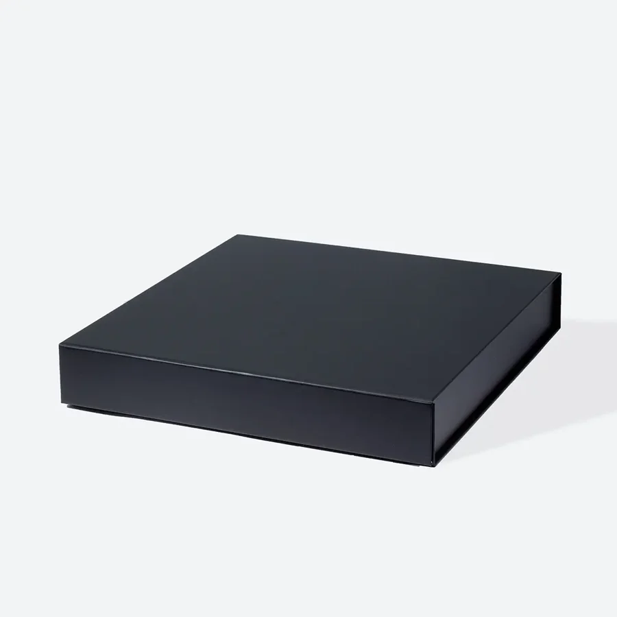 Pudełko magnetyczne kwadratowe niskie czarne 305x305x51 mm prezentowe