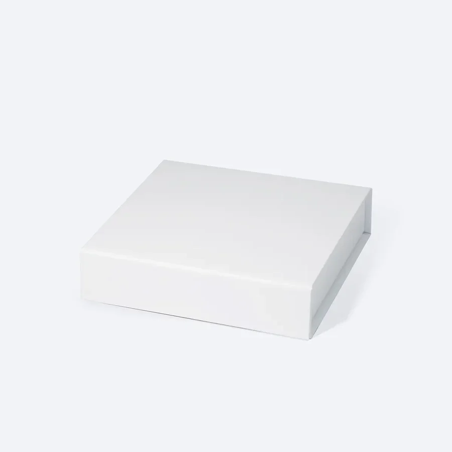 Pudełko Magnetyczne 150x150x38mm(zew) Białe B7 Prezentowe Ozdobne
