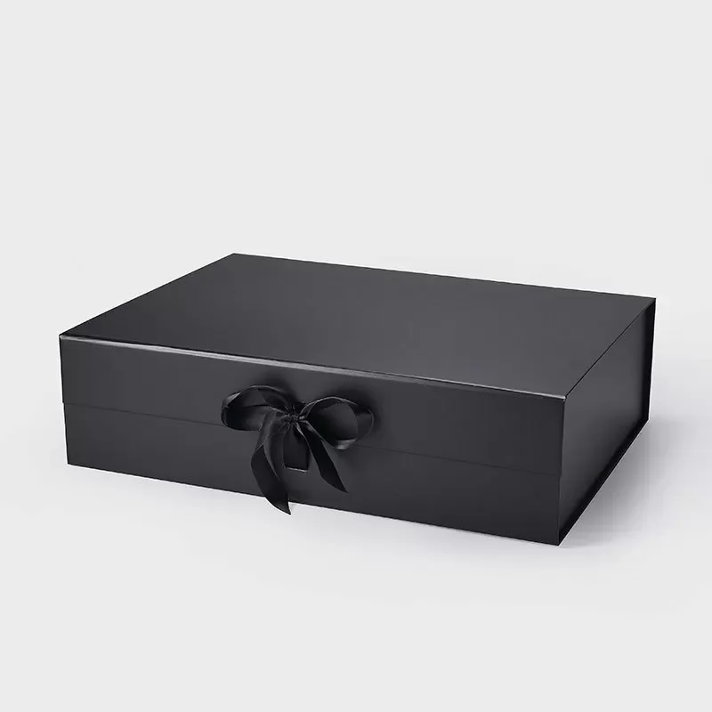 Pudełko Magnetyczne 440x320x120mm (zew) Czarne Ze Wstążką Eleganckie