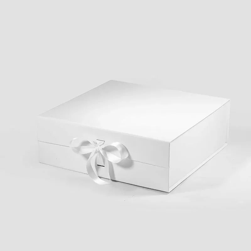 Pudełko Magnetyczne 330x330x115mm(zew) Białe Ze Wstążką Na Prezent