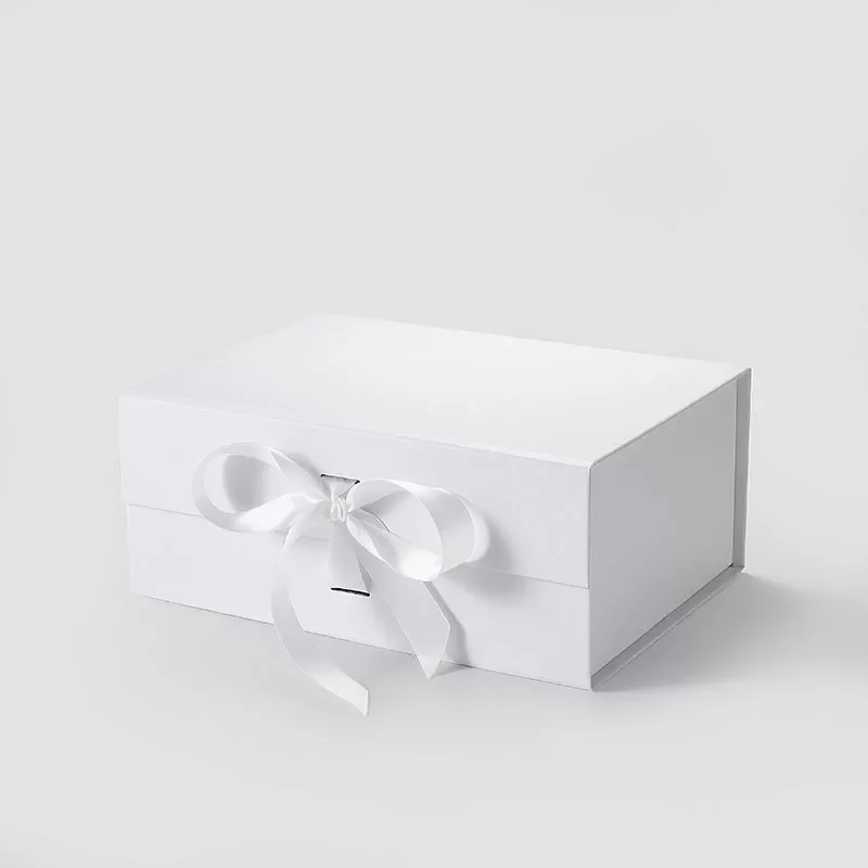 Pudełko Magnetyczne 235x170x100mm(zew) Białe Z Wstążką Eleganckie