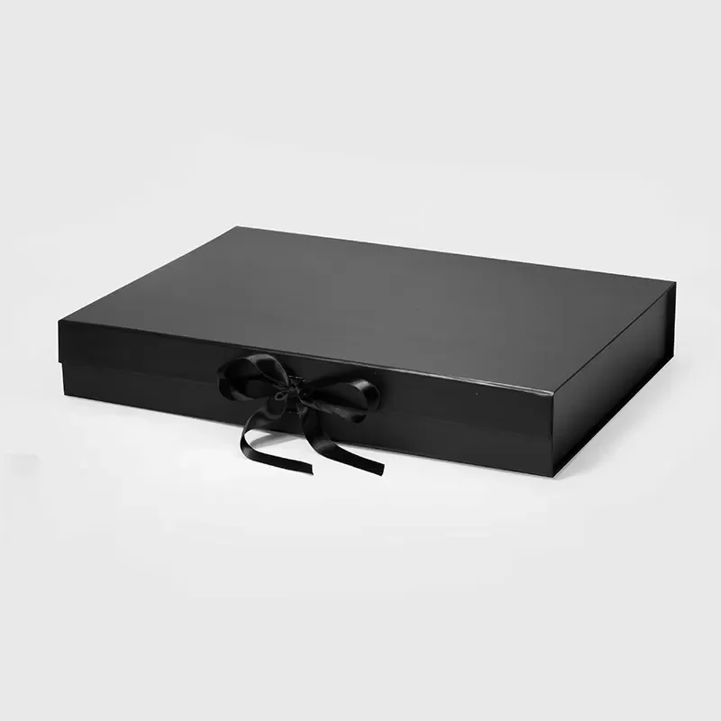 Pudełko Magnetyczne 440x320x70mm (zew) Czarne Ze Wstążką Eleganckie